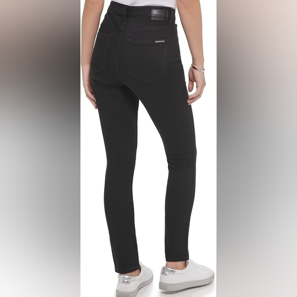 Calvin Klein Women's Black High Rise Slim Leg Jeans - Size 30 - Picture 2 of 14